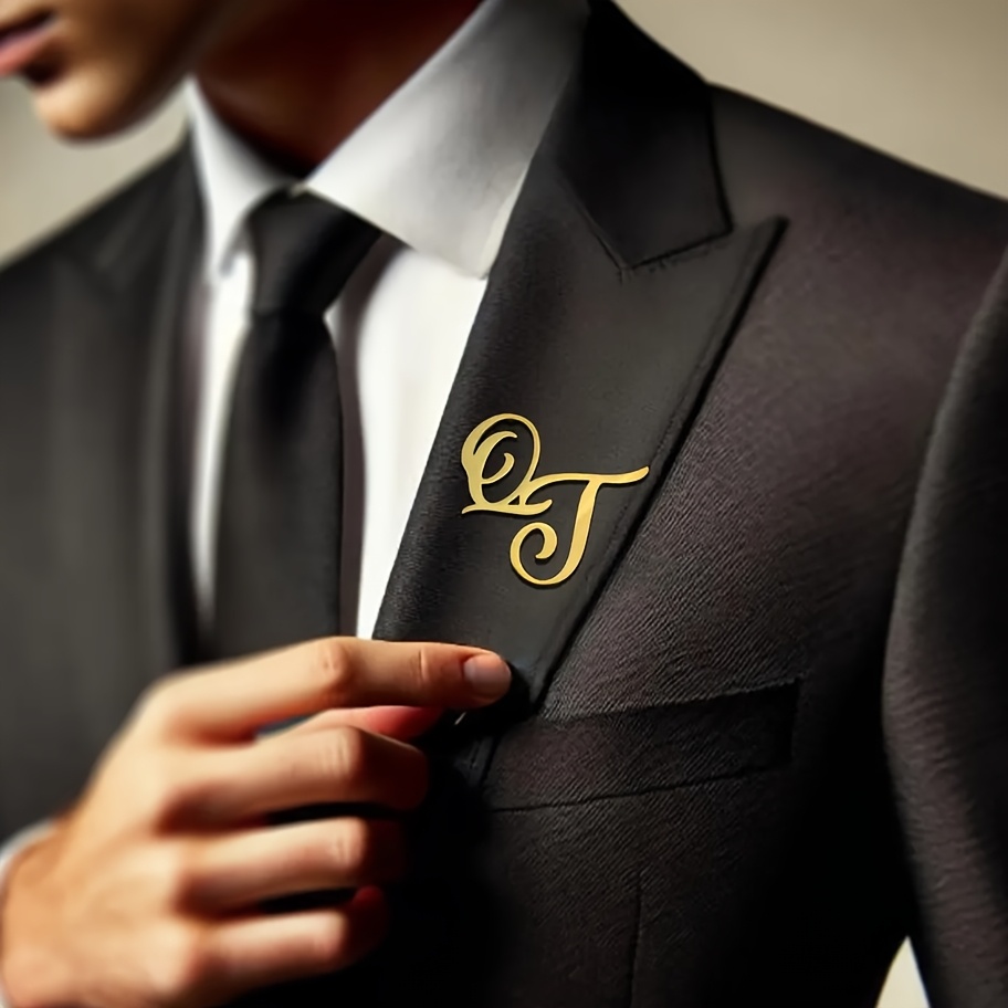 Custom Monogram Initial Name S - Tuxedo Lapel Pin recension och pris